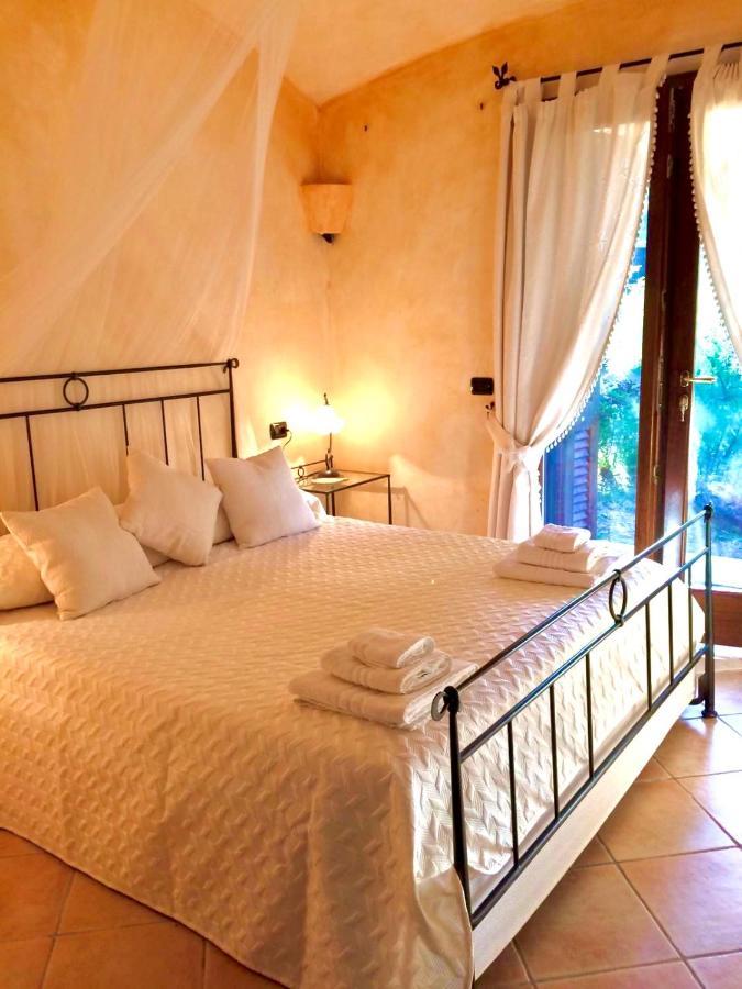 Villa Franci Santa Teresa Gallura Eksteriør billede
