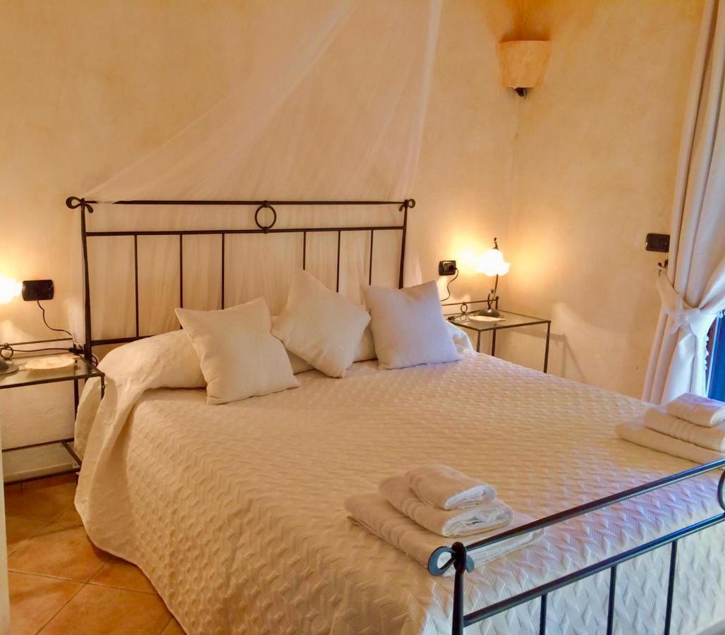Villa Franci Santa Teresa Gallura Eksteriør billede